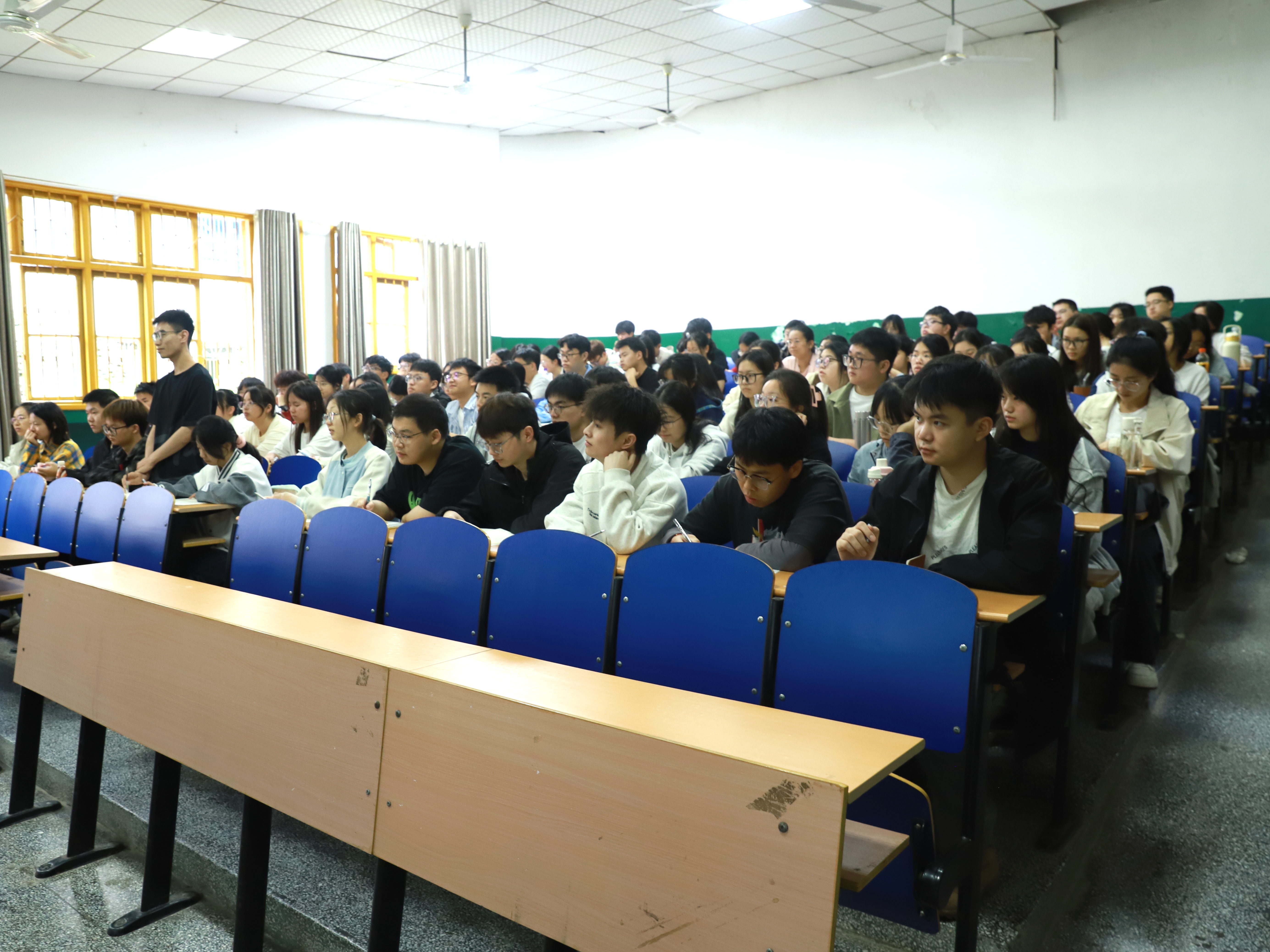 图为课堂现场.jpg