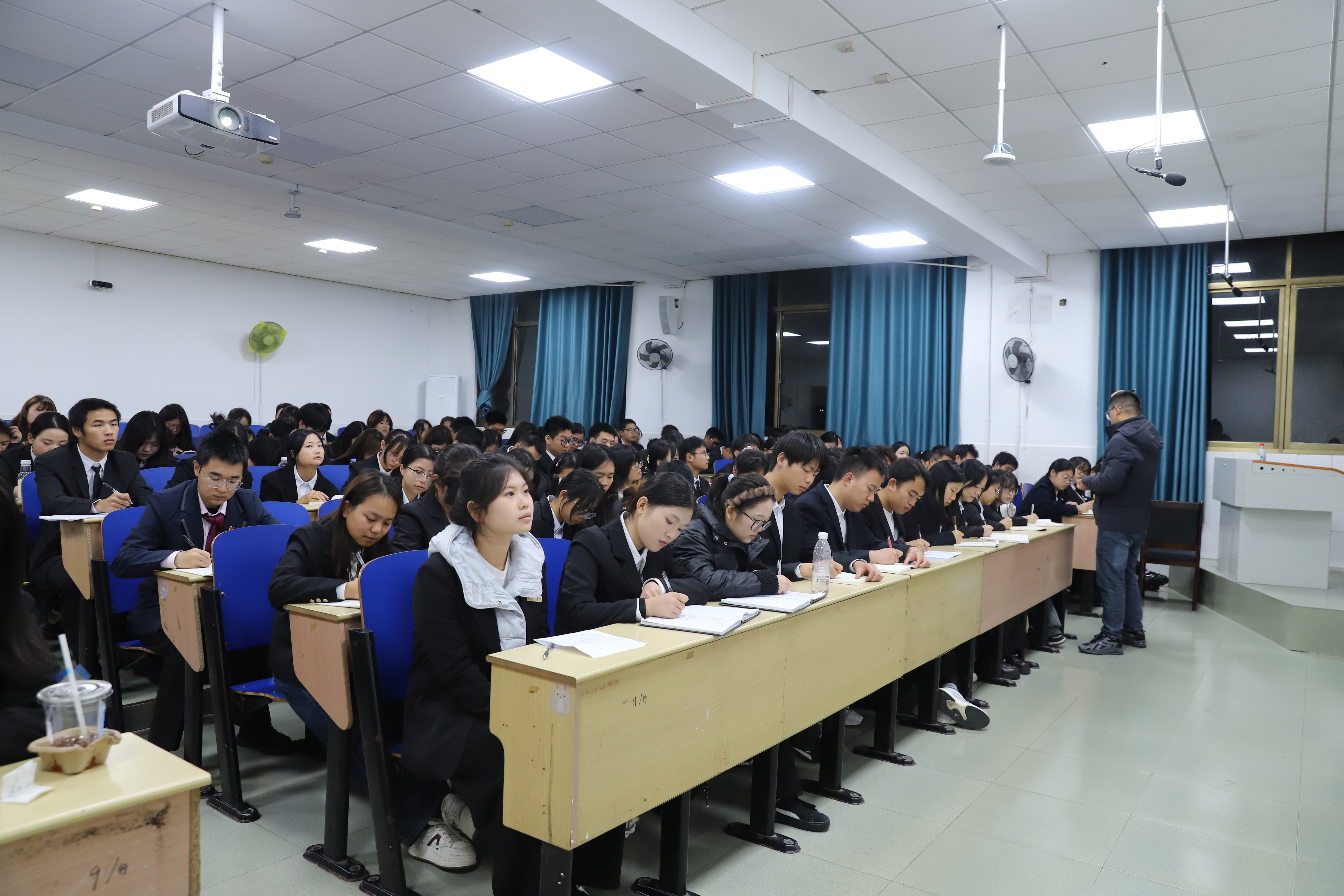 图为培训现场 (2).JPG